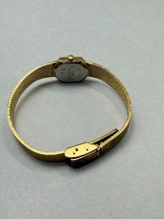 Vintage Elgin Quartz Gold Tone Mesh Bracelet Ladies Watch Japan